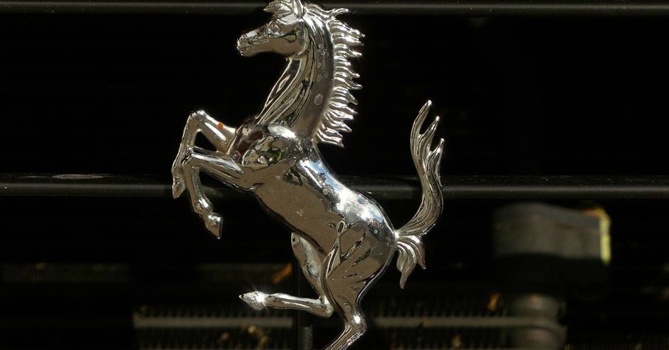 Ferrari logo - automobili propeti konj